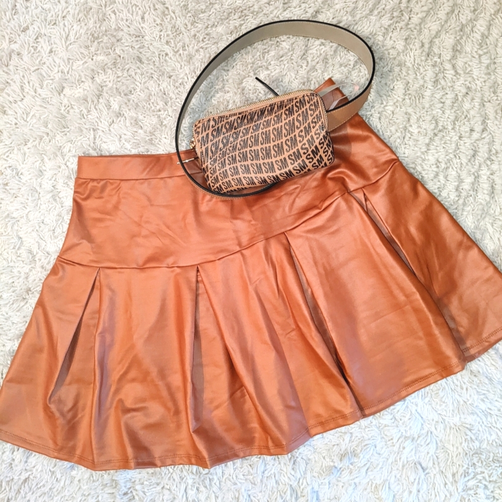 Faux leather pleated skirt